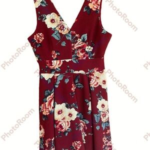 Haute Monde Maroon W/Floral Sleevless Dress, Size Large,Fit & Flare, Knee Length